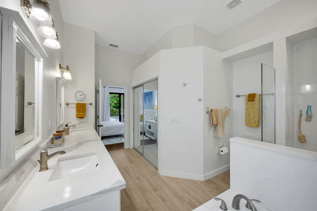 335 Lambton Ln, Naples, FL 34104