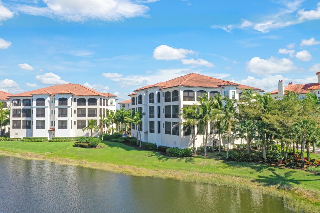 2555 Marquesa Royale Ln #1-101, Naples, FL 34109