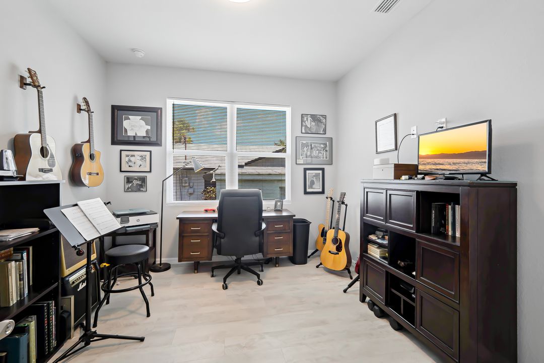 2214 Isle of Pines Ave, Fort Myers, FL 33905