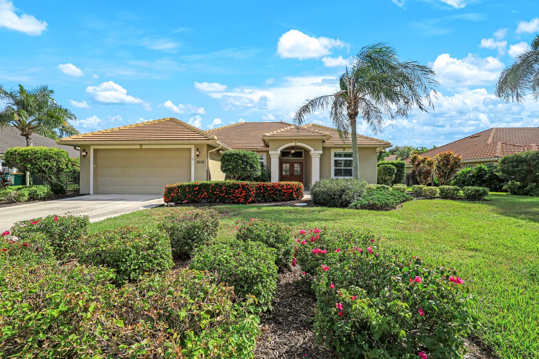 2032 Castle Garden Ln, Naples, FL 34110