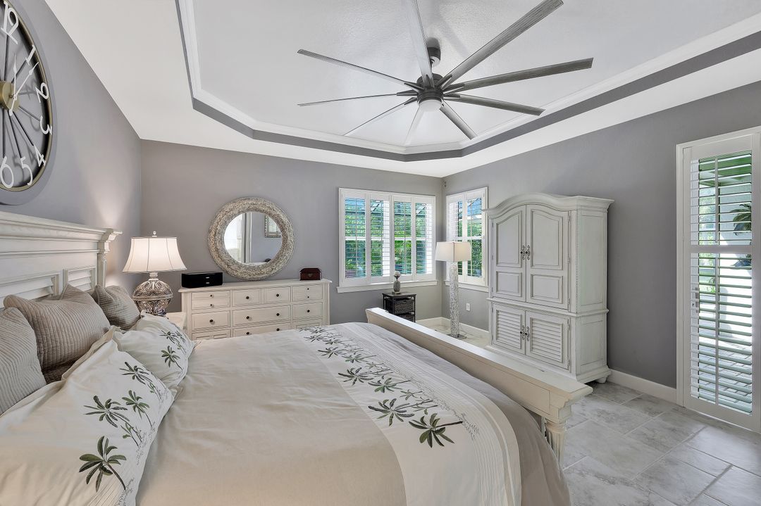 8130 Valiant Dr, Naples, FL 34104