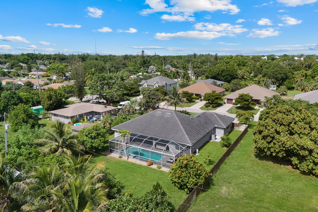 27741 Roslin Dr, Bonita Springs, FL 34135