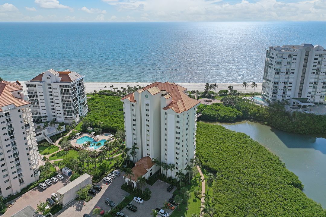 50 Seagate Dr #203, Naples, FL 34103