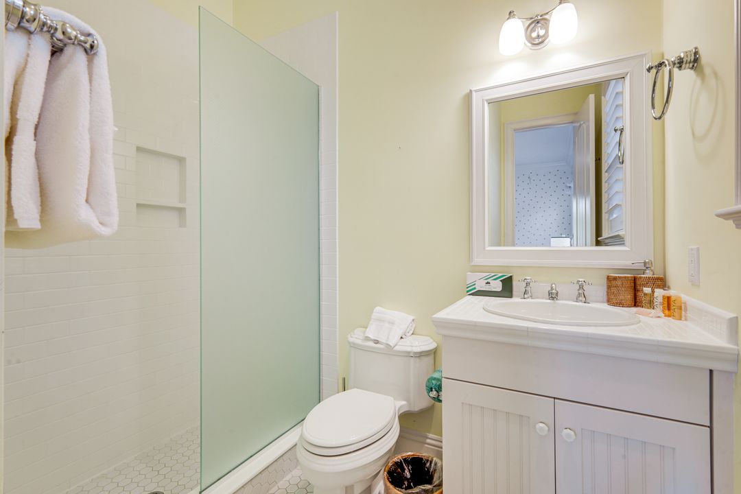 16211 Captiva Dr, Captiva, FL 33924