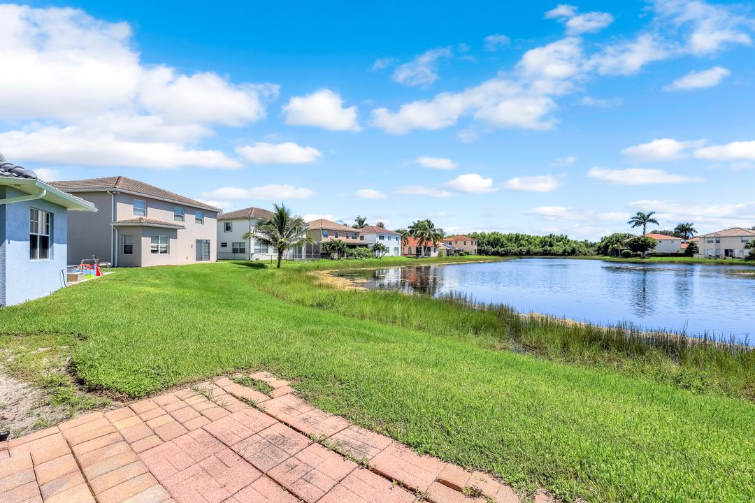 9820 Springlake Cir, Estero, FL 33928