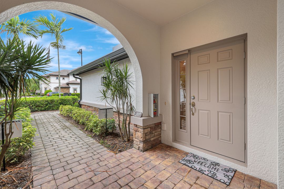 9508 Ironstone Terrace #201, Naples, FL 34120