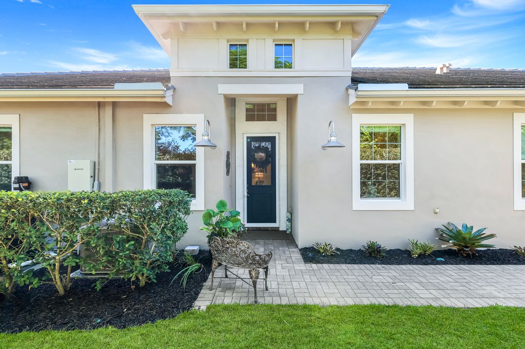 5802 Haiti Dr, Naples, FL 34112