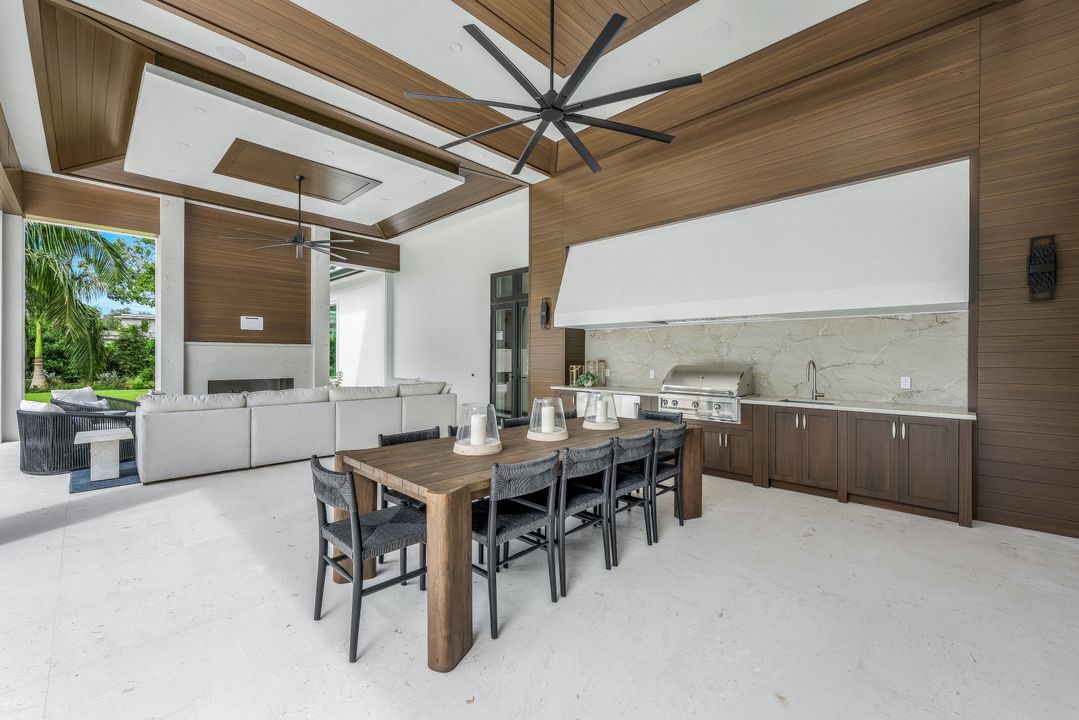208 Hickory Rd, Naples, FL 34108