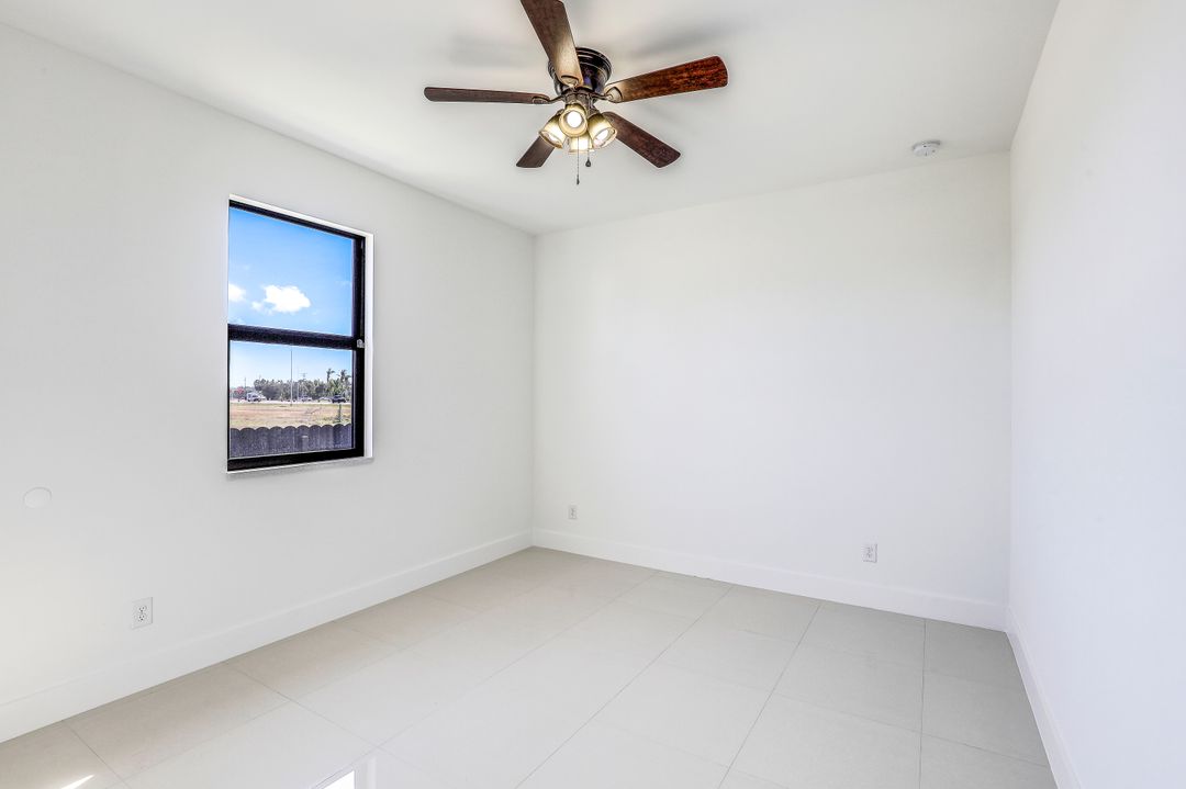 420 SW 31st Pl, Cape Coral, FL 33991