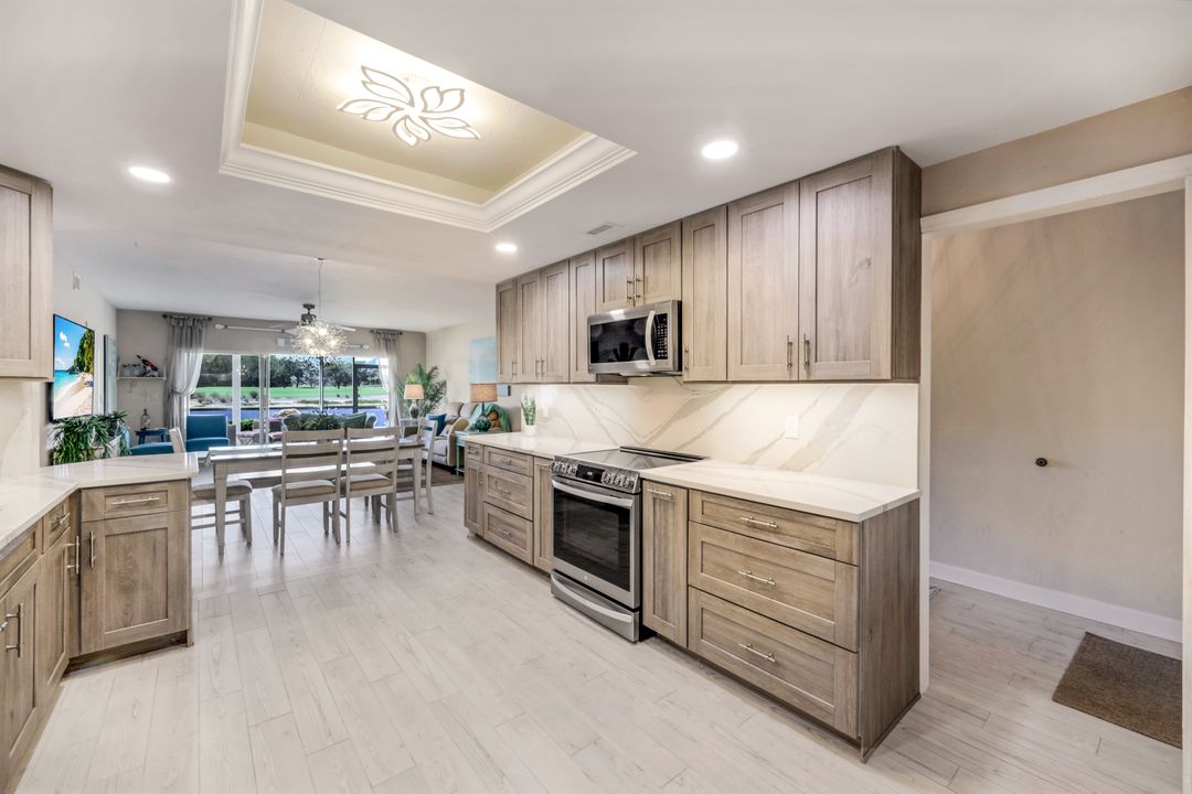 6260 Bellerive Ave #402, Naples, FL 34119