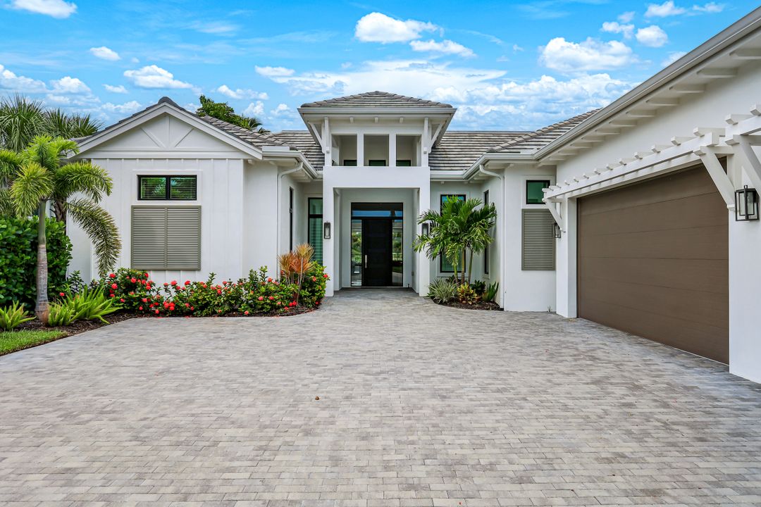 9937 Montiano Dr, Naples, FL 34113