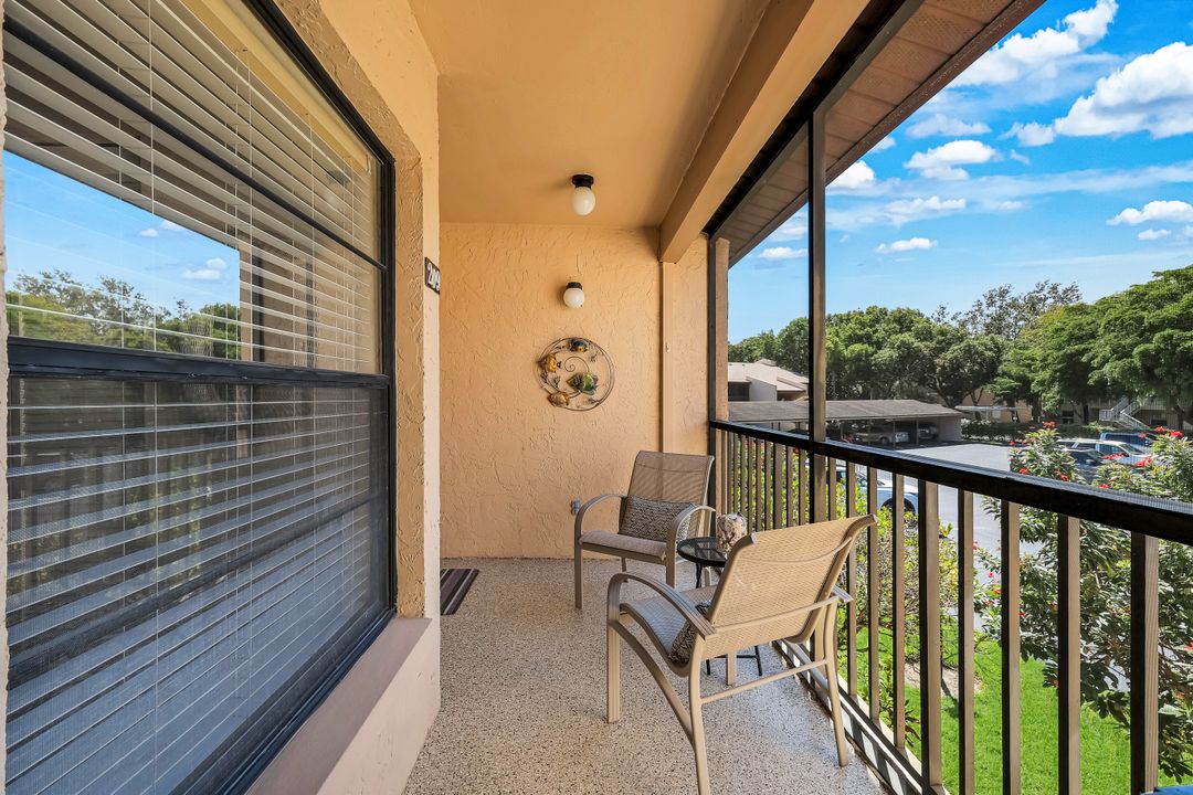 960 Palm View Dr #209, Naples, FL 34110