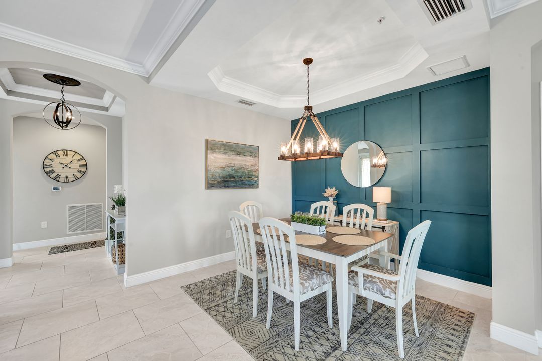 2133 Frangipani Cir #102, Naples, FL 34120