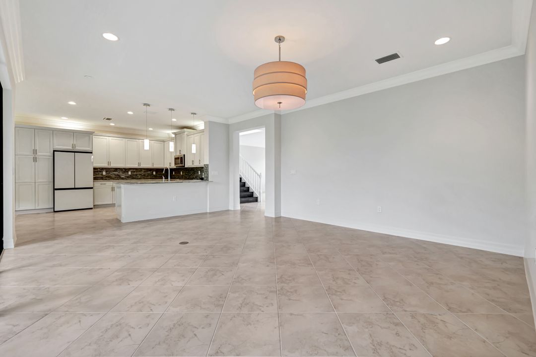 3430 Tigris Ln, Naples, FL 34119