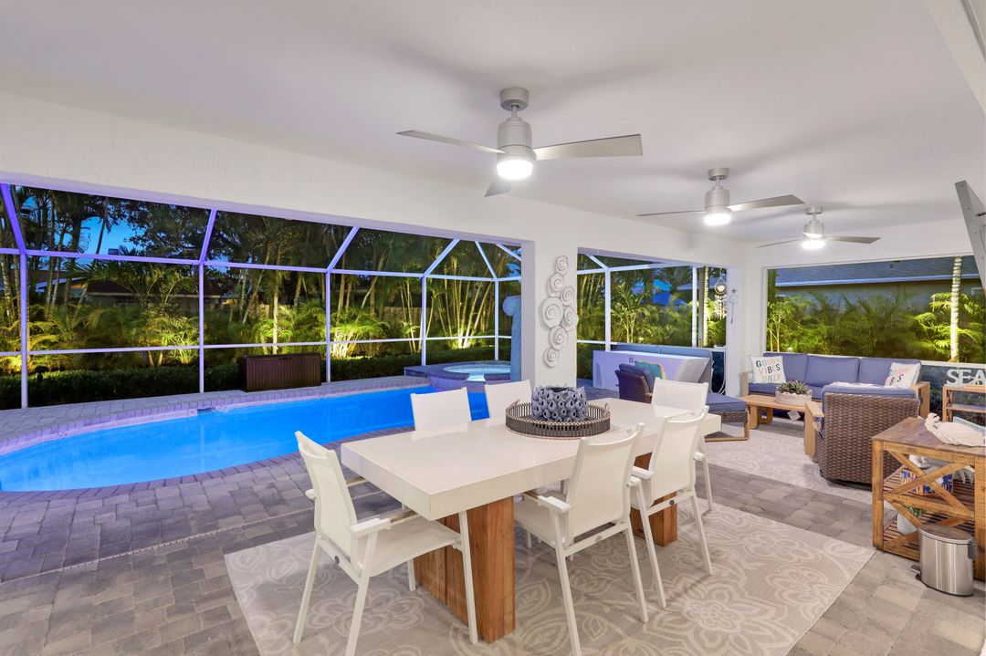 661 97th Ave N, Naples, FL 34108