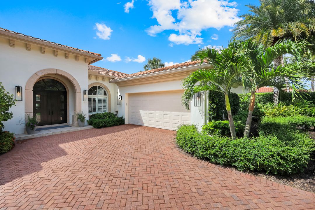 2048 Isla Vista Ln, Naples, FL 34105