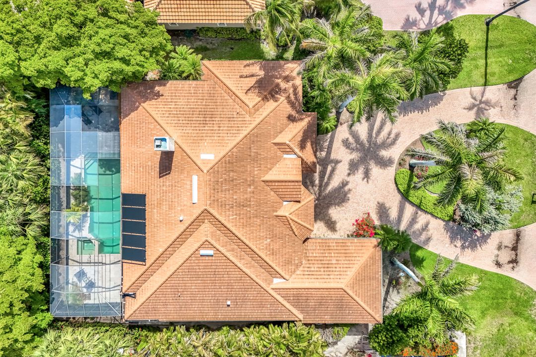 258 9th Ave S, Naples, FL 34102