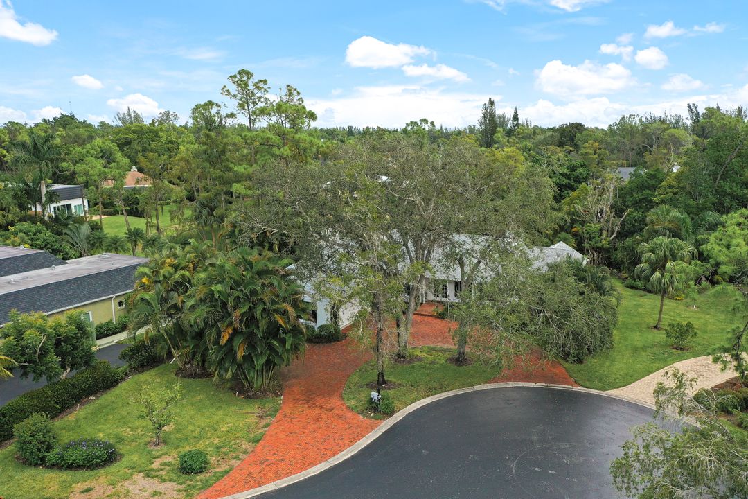 861 Swallow Point, Naples, FL 34105