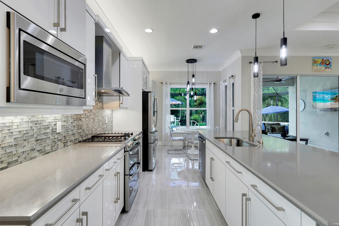 28560 Twain Dr, Bonita Springs, FL 34135