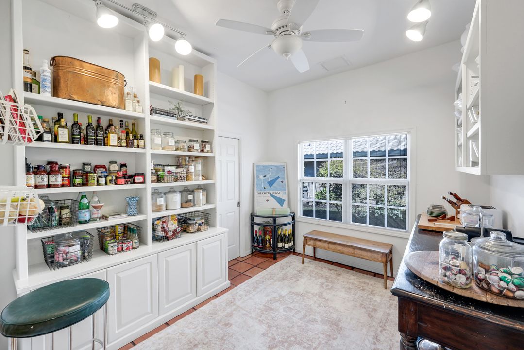 180 Edgemere Way S, Naples, FL 34105