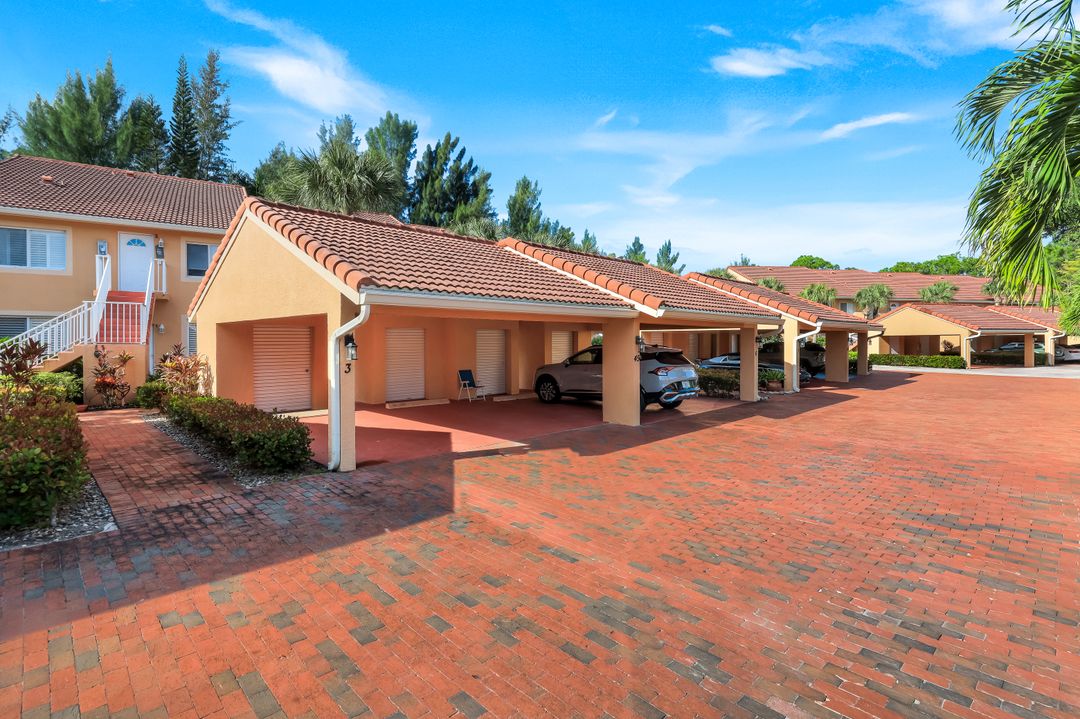 1660 Windy Pines Dr #4, Naples, FL 34112