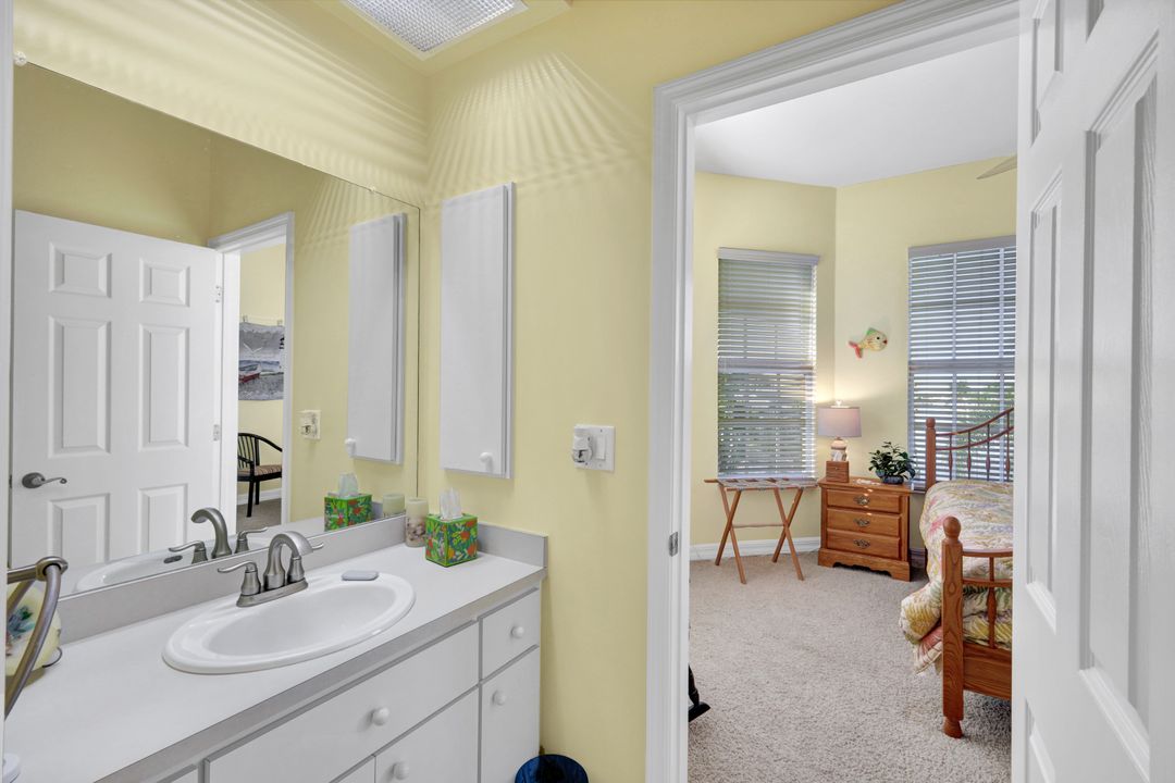 907 SW 51st Terrace, Cape Coral, FL 33914