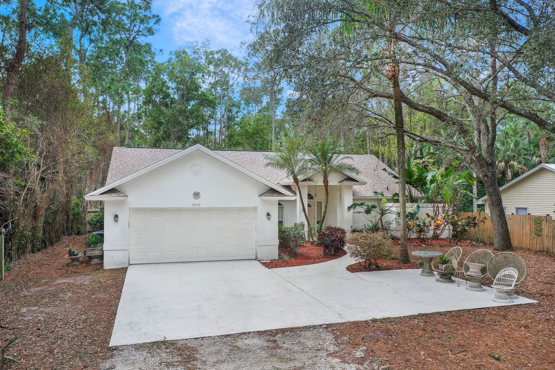 6030 English Oaks Ln, Naples, FL 34119