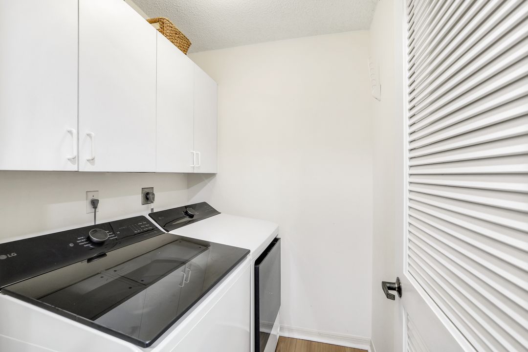 1641 Spoonbill Ln #B, Naples, FL 34105