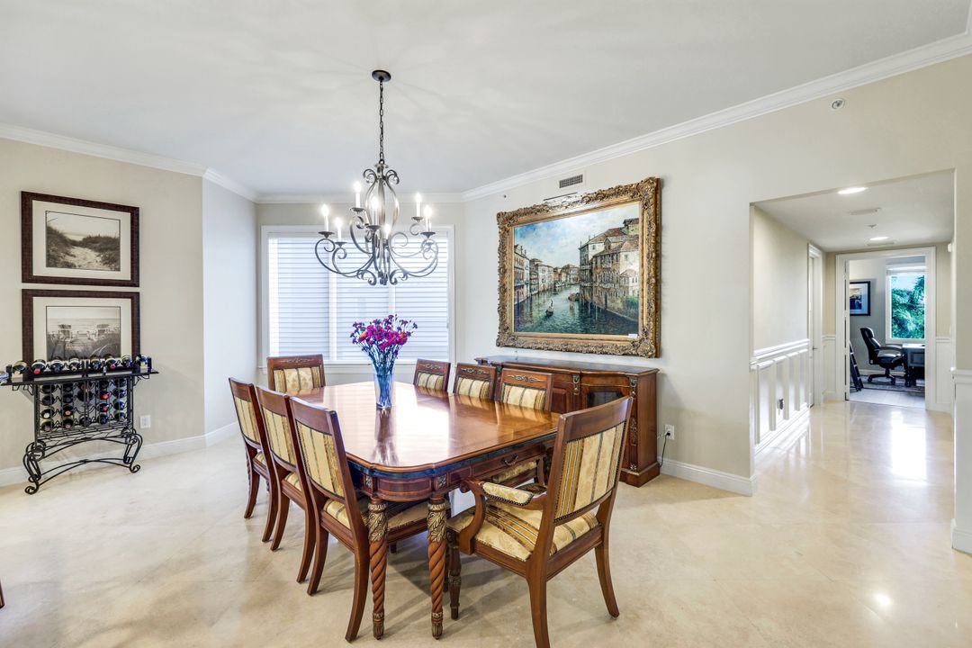 265 Indies Way #302, Naples, FL 34110