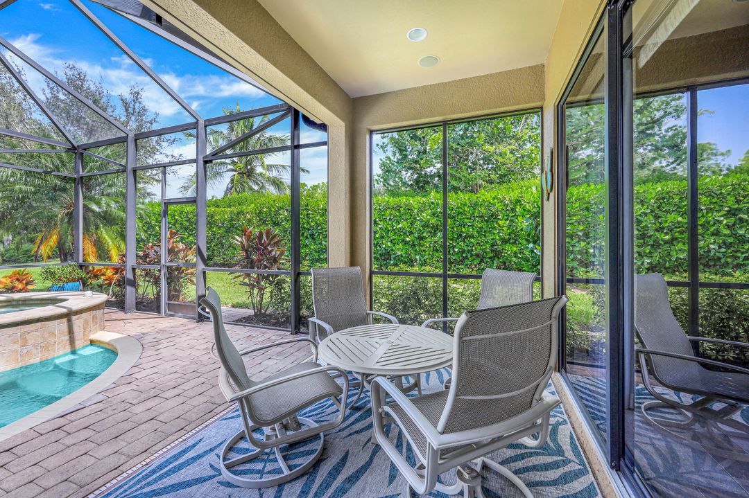 7598 Moorgate Point Way, Naples, FL 34113