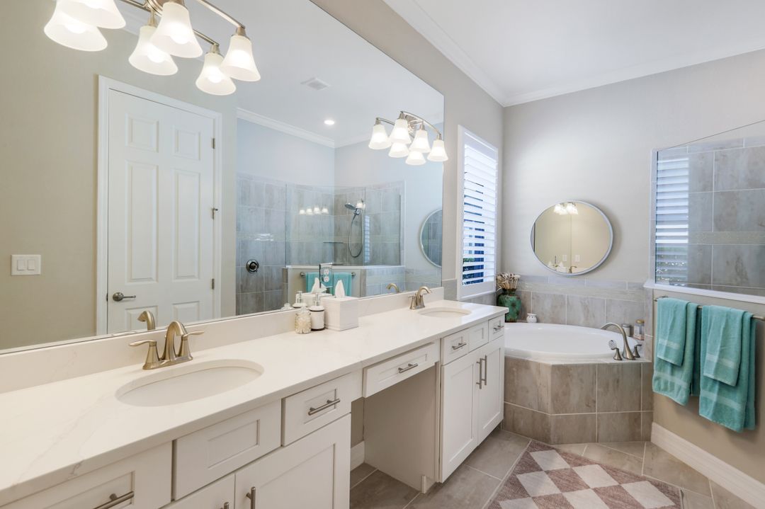 15242 Blue Bay Cir, Miromar Lakes, FL 33913
