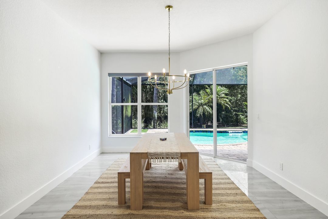 6072 Highwood Park Ln, Naples, FL 34110