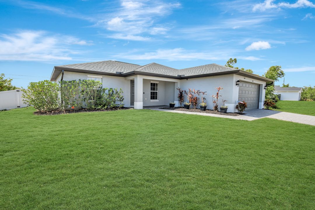 2612 NE 5th Ave, Cape Coral, FL 33909