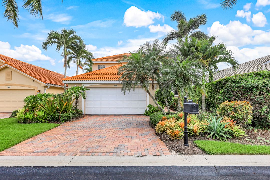 1082 Jardin Dr, Naples, FL 34104