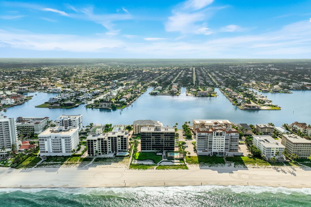 9653 Gulf Shore Dr #303, Naples, FL 34108