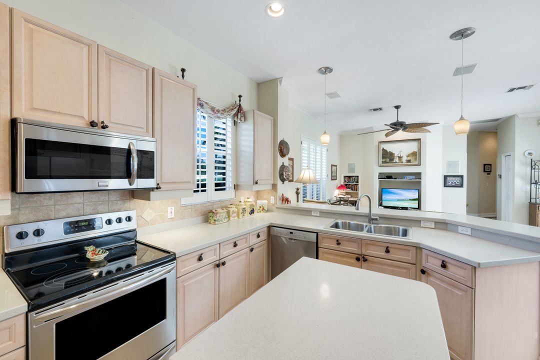 4959 Bollard Ct, Naples, FL 34112