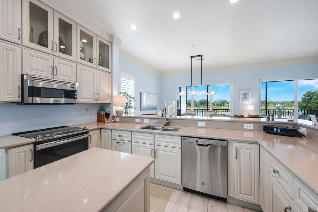 608 El Camino Real #201, Naples, FL 34119