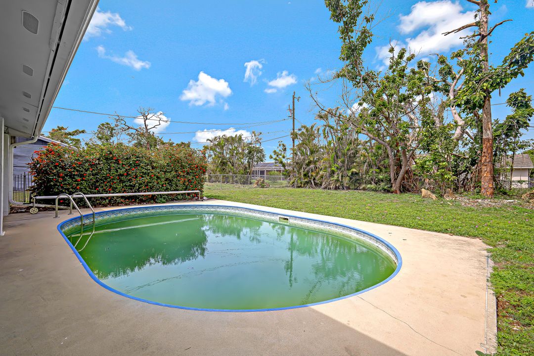 4118 SE 2nd Ave, Cape Coral, FL 33904