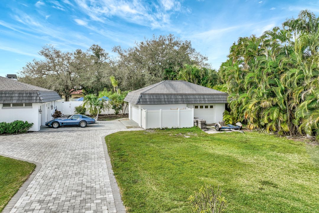 7060 Hendry Creek Dr, Fort Myers, FL 33908