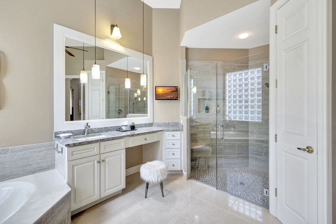 1282 Via Portofino, Naples, FL 34108