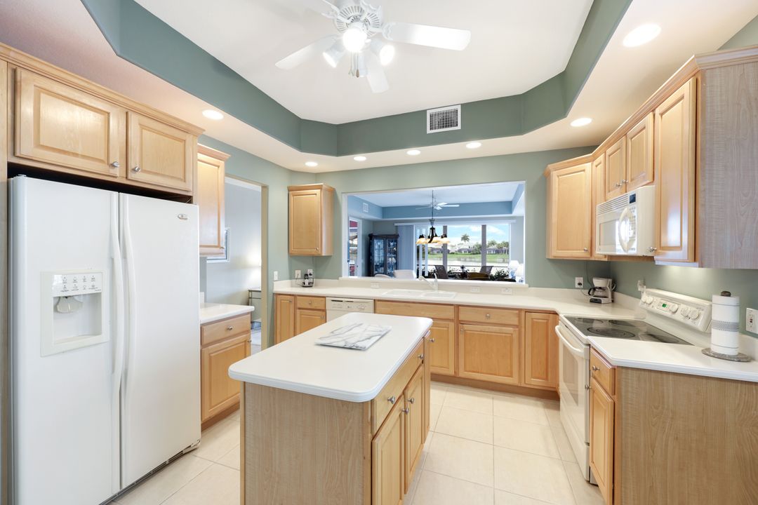 6009 Trophy Dr #802, Naples, FL 34110