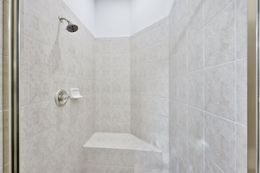 3376 Sandpiper Way, Naples, FL 34109