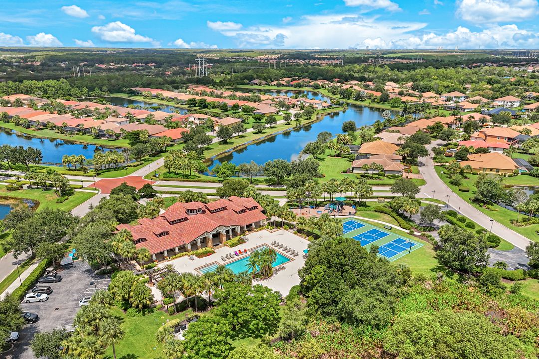 10194 Belcrest Blvd, Fort Myers, FL 33913
