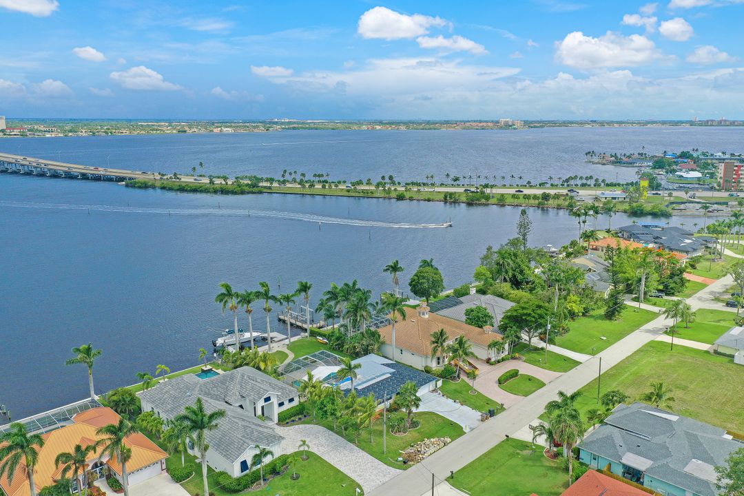 4611 SE 20th Pl, Cape Coral, FL 33904