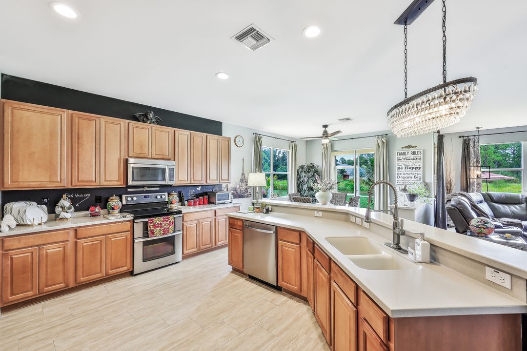 18261 Pine Nut Ct, Lehigh Acres, FL 33972