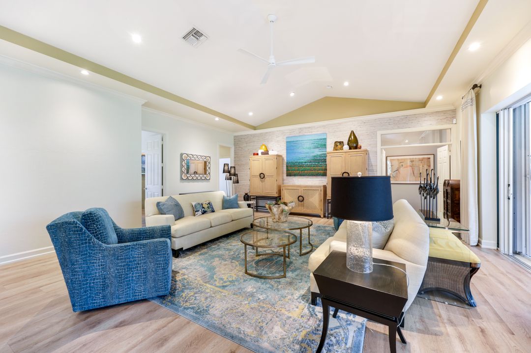 9976 Puopolo Ln, Bonita Springs, FL 34135