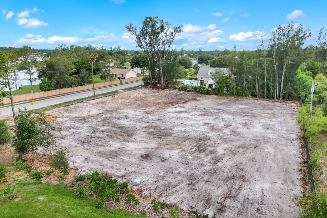 10451 Shangrila Rd, Bonita Springs, FL 34135