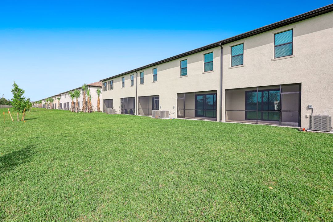 14273 Pine Lodge Ln, Fort Myers, FL 33913