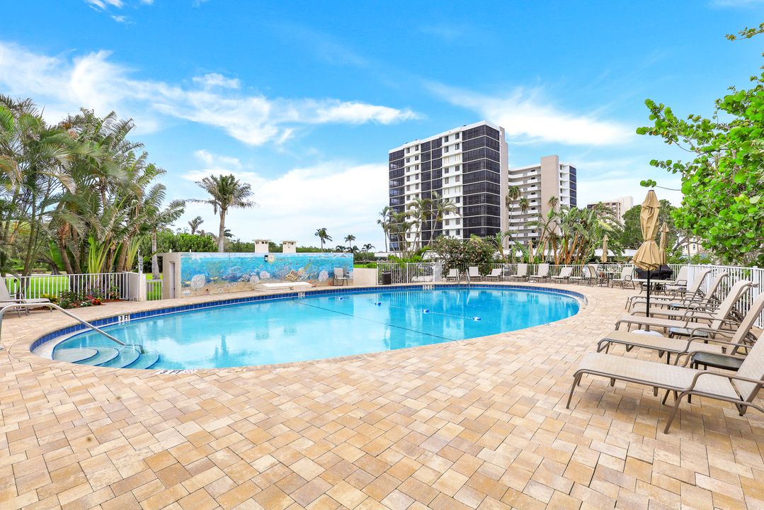 5 Bluebill Ave APT 506, Naples, FL 34108