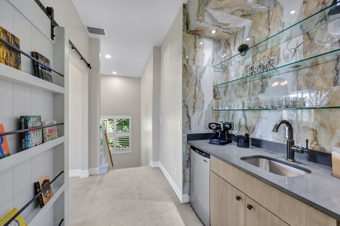 636 102nd Ave N, Naples, FL 34108, Naples, FL 34108